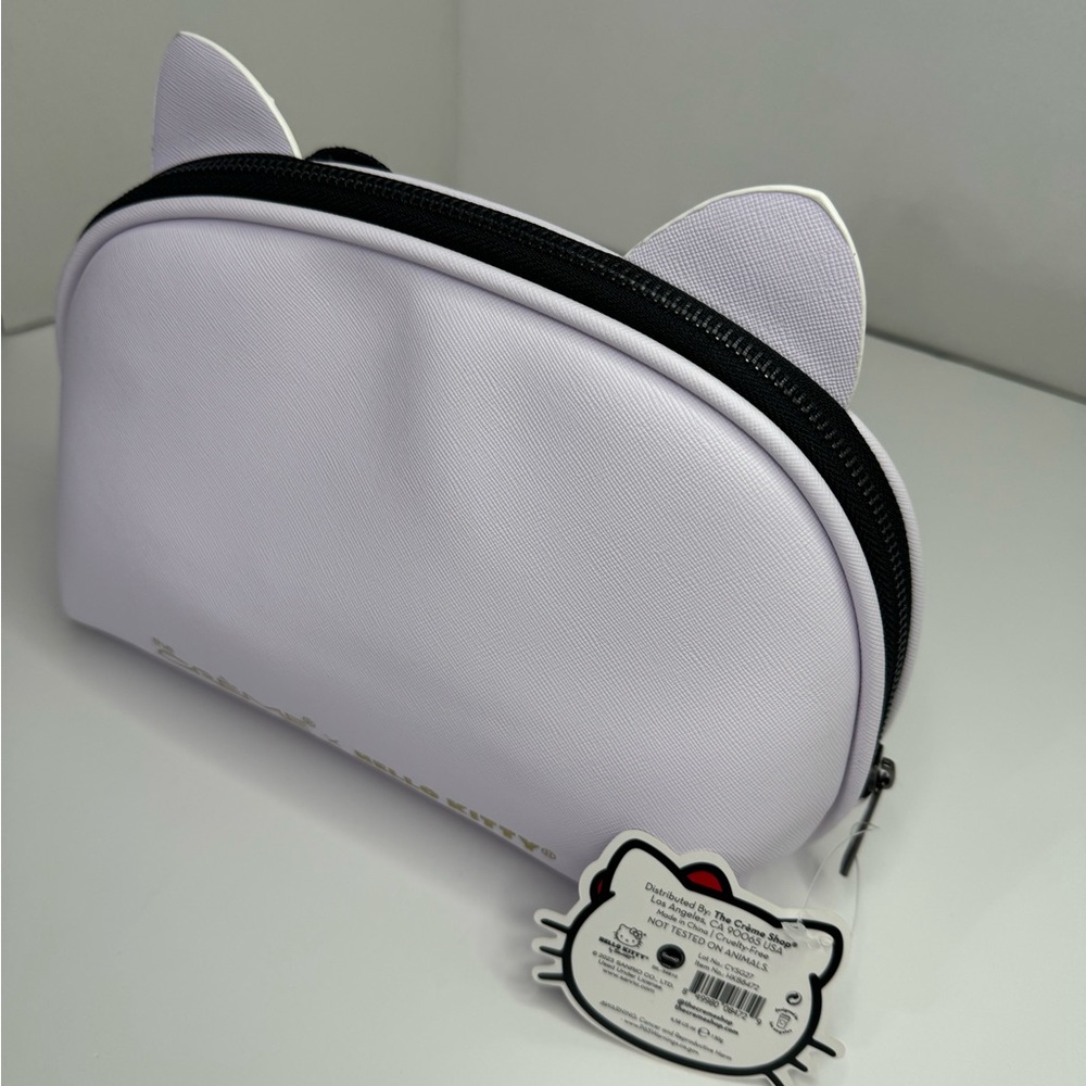 Hello Kitty x The Crème Shop Dome Makeup Travel Pouch (Red) - Picture 9 of 12